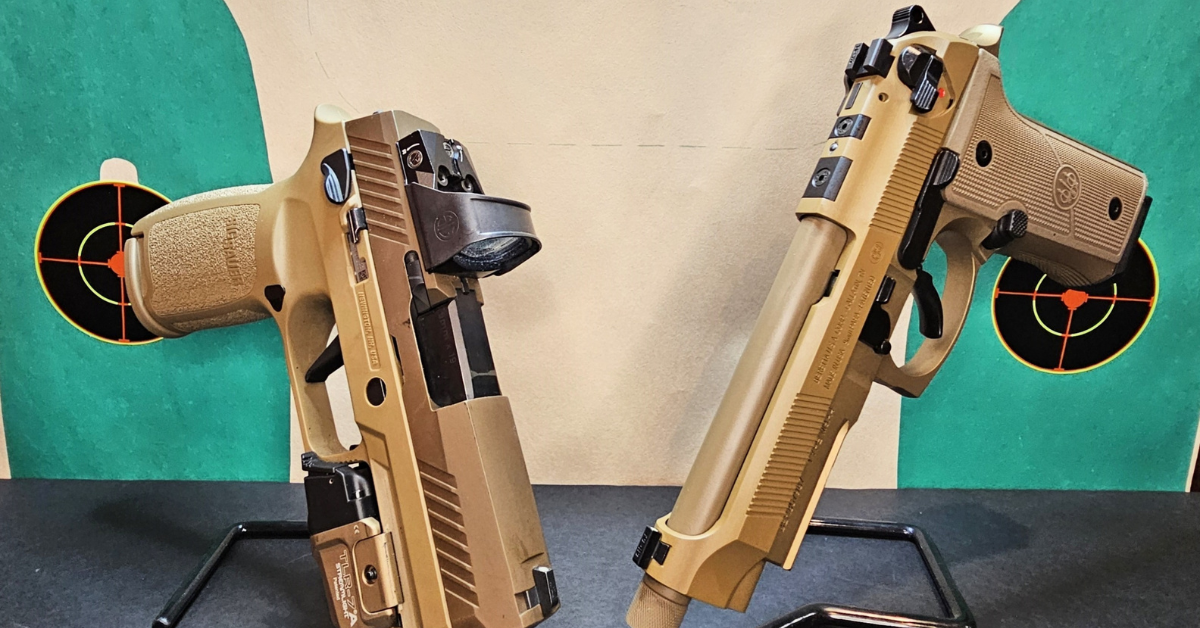 Comparison of the Beretta M9A4 and Sig Sauer P320-M17